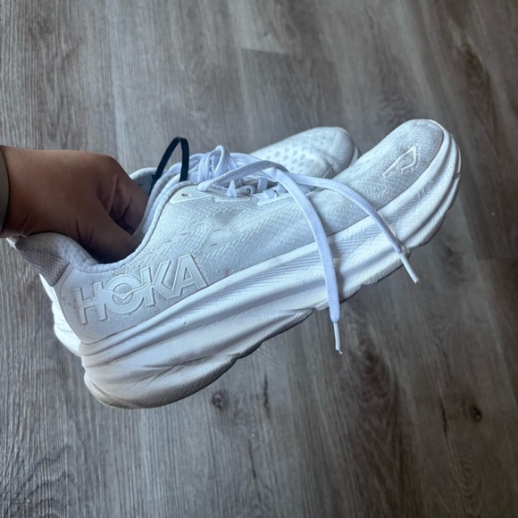 Hoka Clifton 9 size 9 in white - Picture 3 of 11